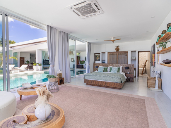 Stunning luxurious 4 bedroom villa by Fisherman village for sale Koh Samui Thailand