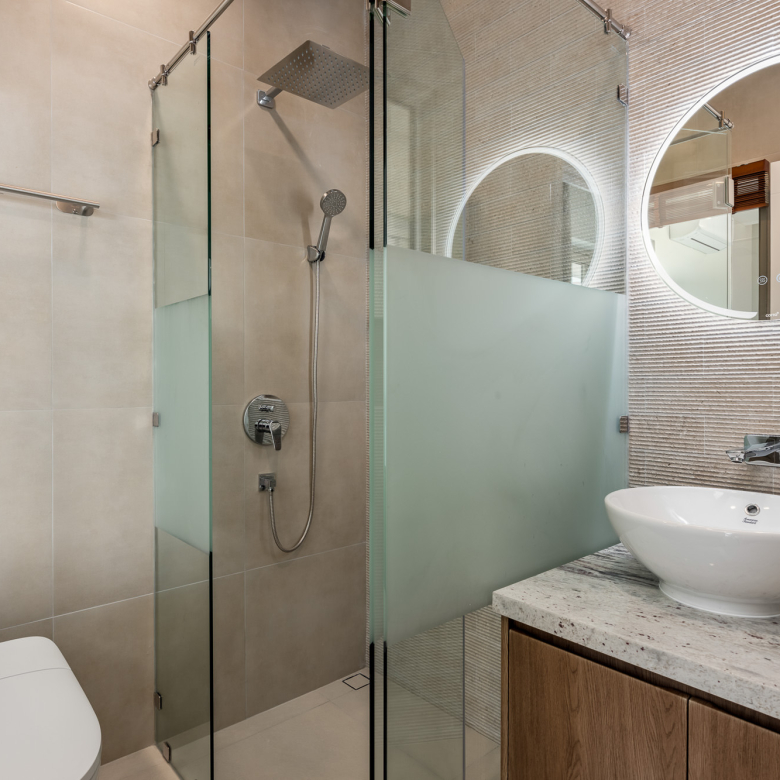 780