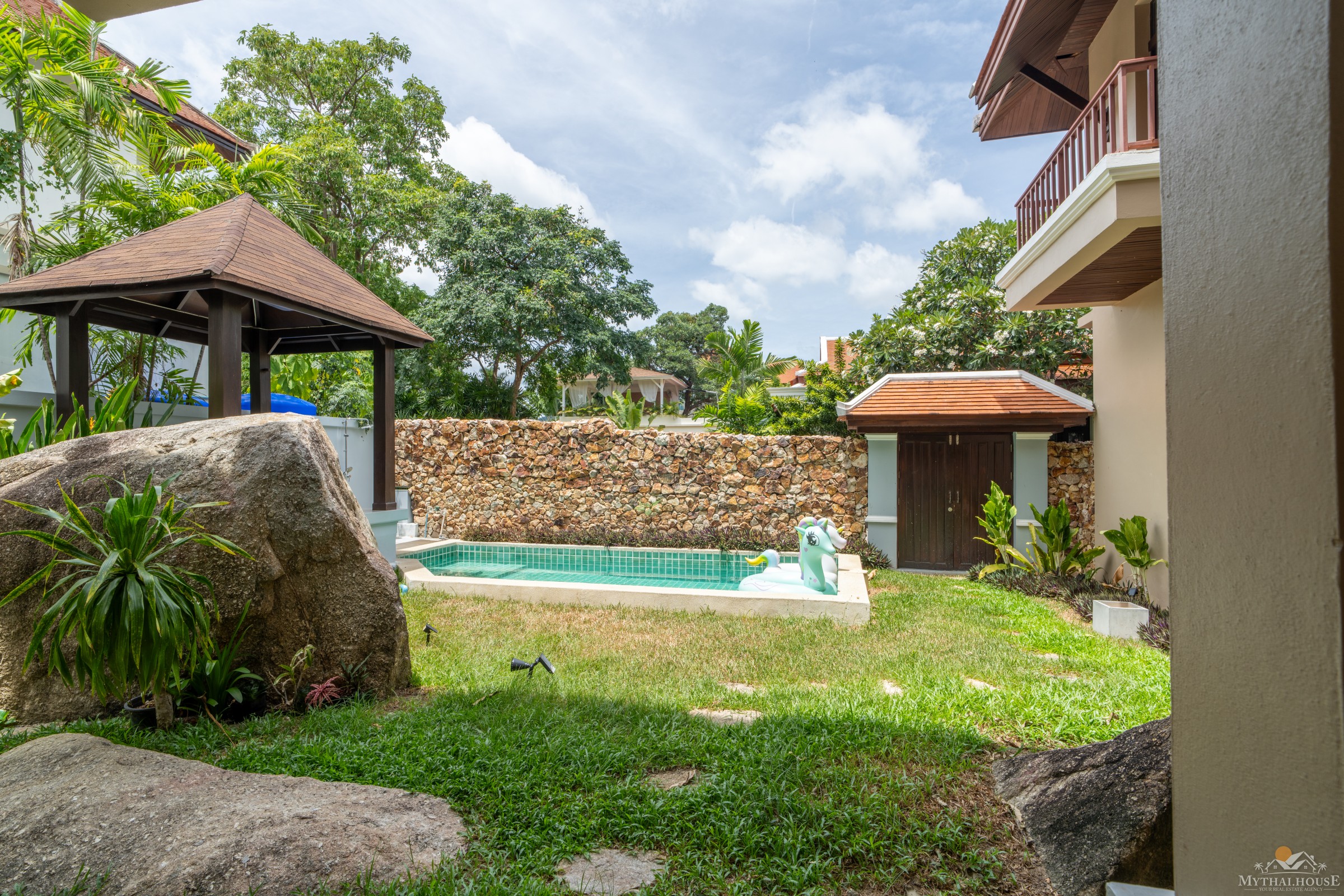 3-Bedroom Pool Villa for Sale in Chaweng Noi, Koh Samui – Tropical Garden, Sea Views & Freehold Option
