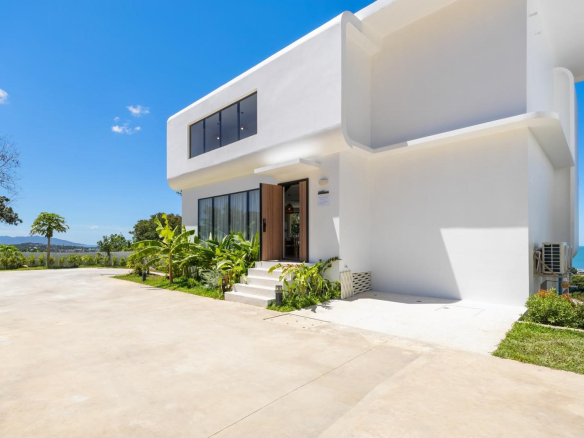 Brand-New 3-Bedroom Smart Pool Villa with Infinity Sea View