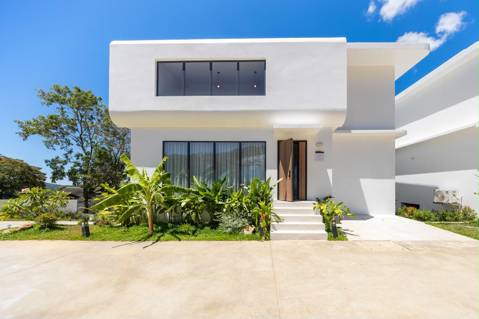 Brand-New 3-Bedroom Smart Pool Villa with Infinity Sea View