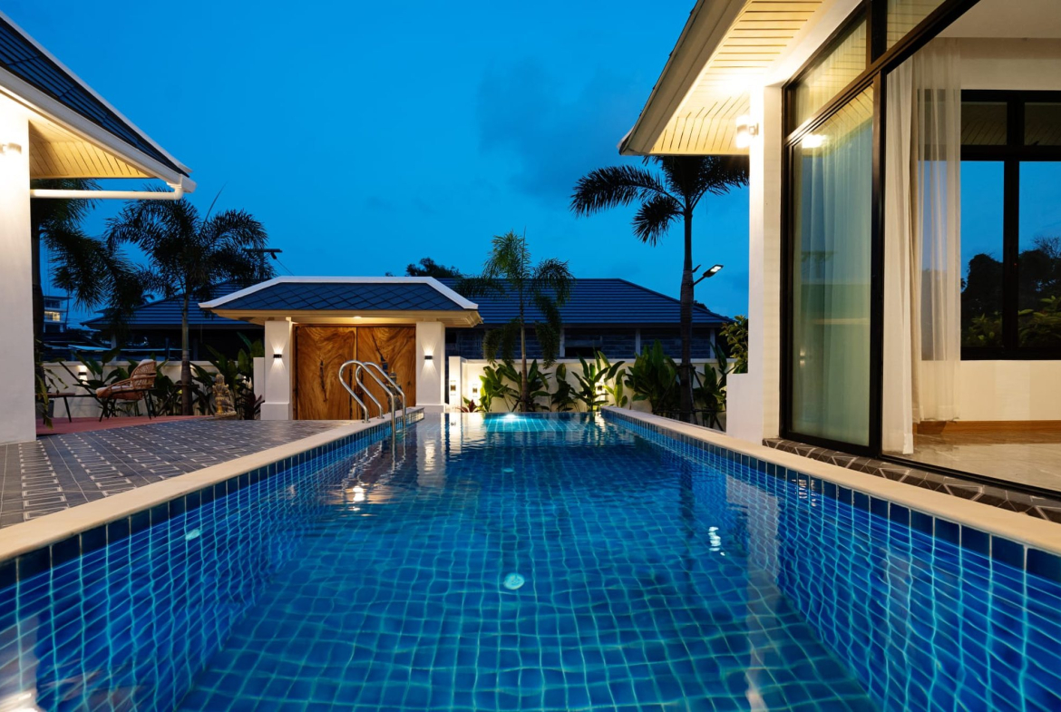 Designer 4-Bedroom Pool Villa for Sale in Bophut, Koh Samui