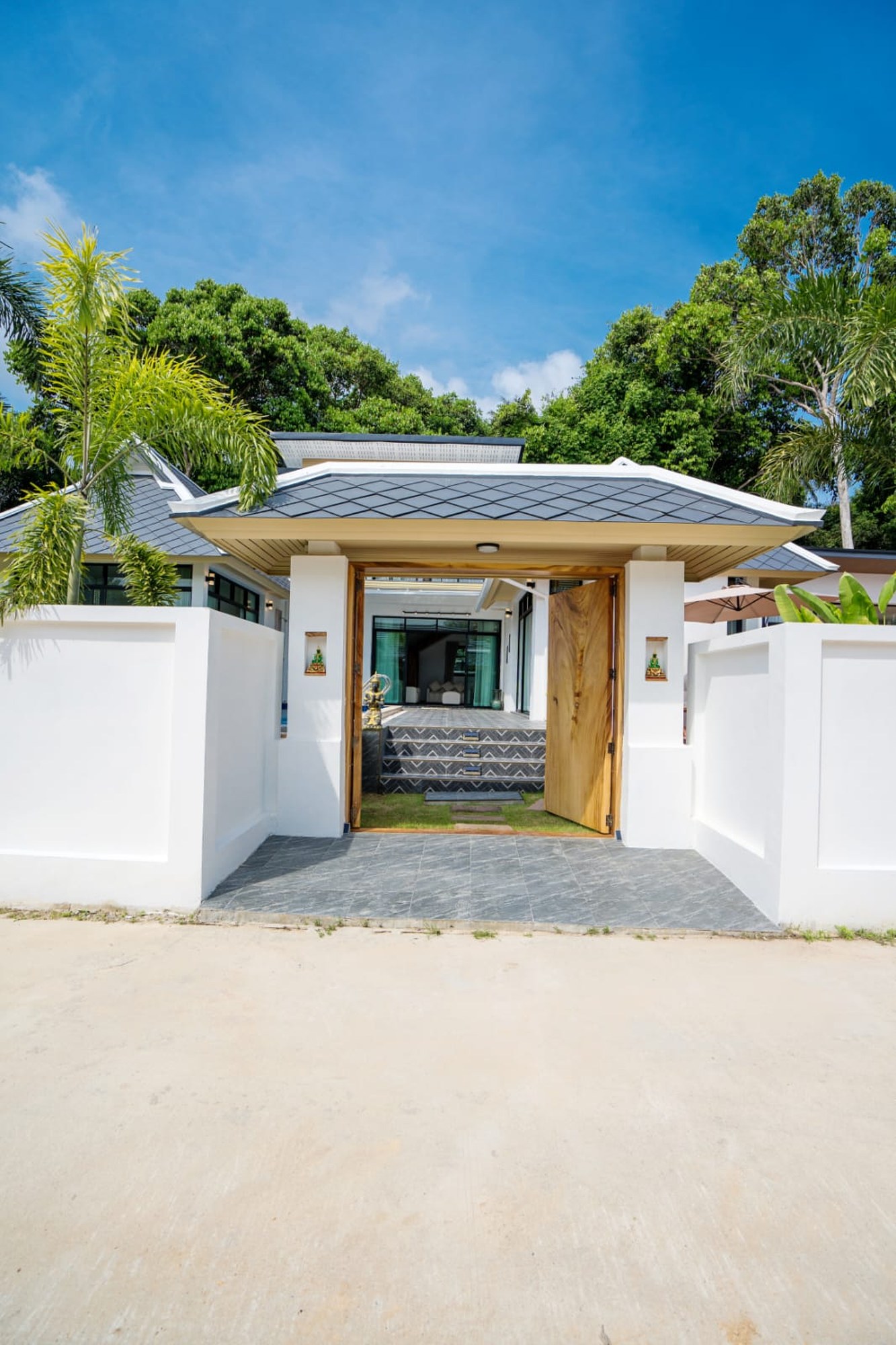🔥 HOT DEAL – 4-Bedroom Private Pool Villa for Sale in Bophut, Koh Samui