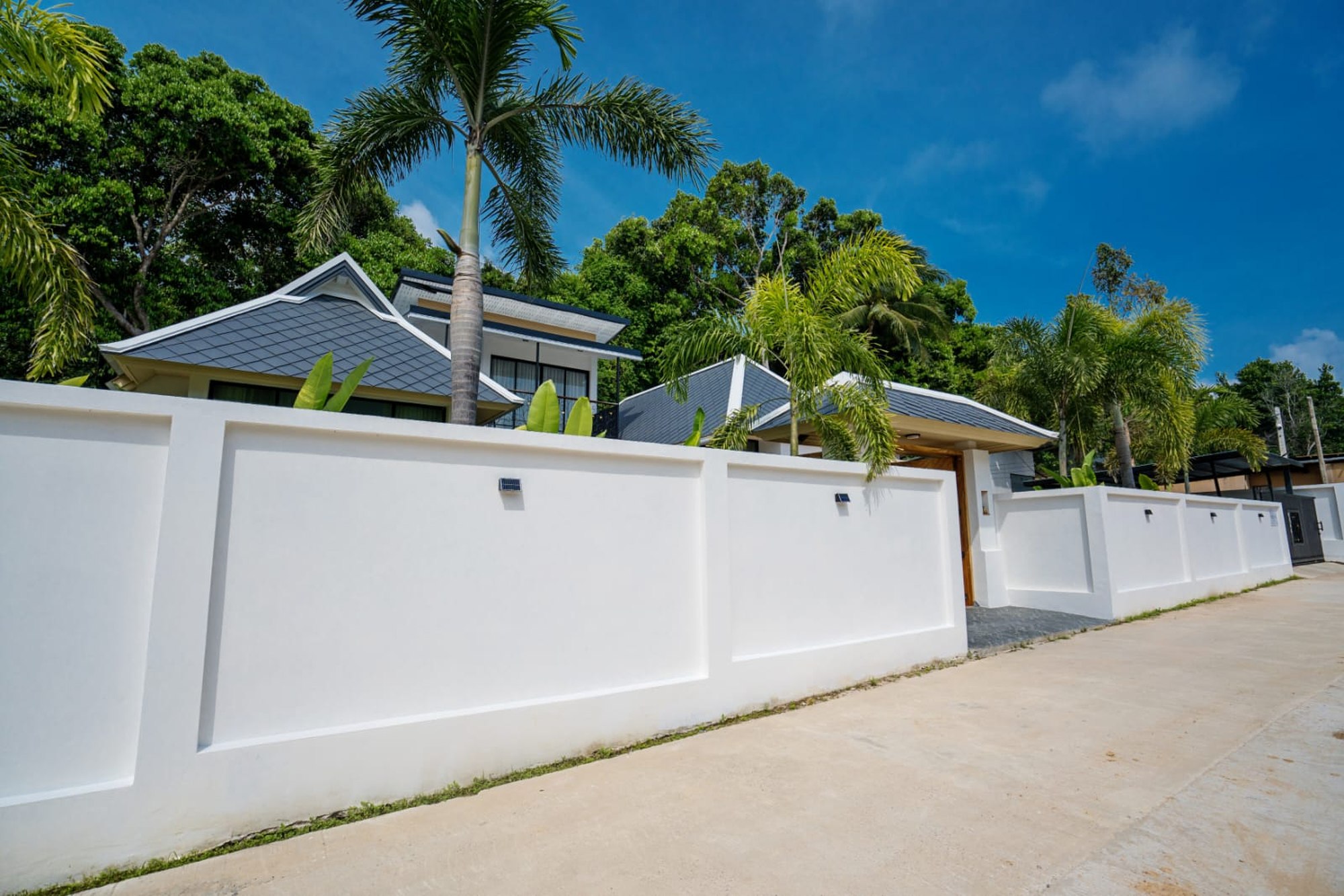 image025 Designer 4-Bedroom Pool Villa for Sale in Bophut, Koh Samui