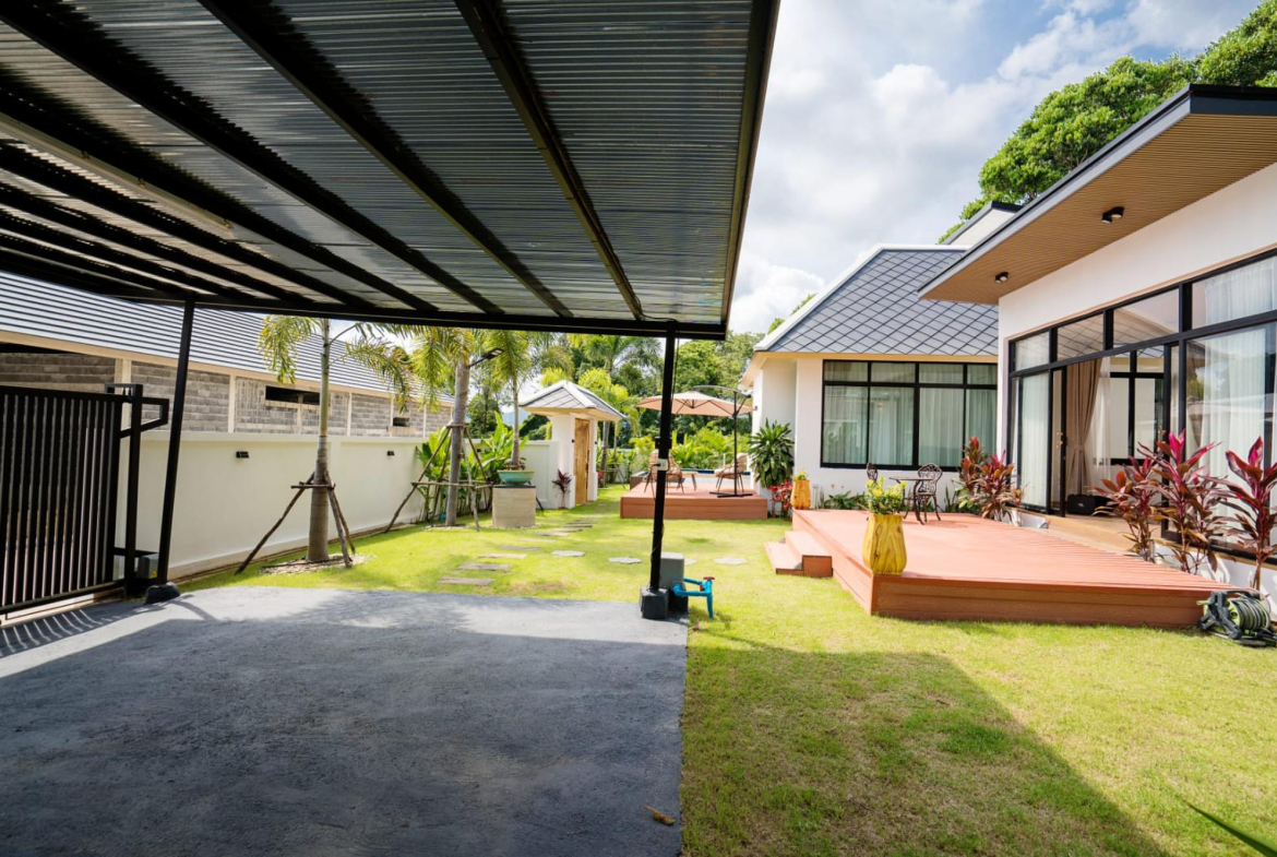 Designer 4-Bedroom Pool Villa for Sale in Bophut, Koh Samui