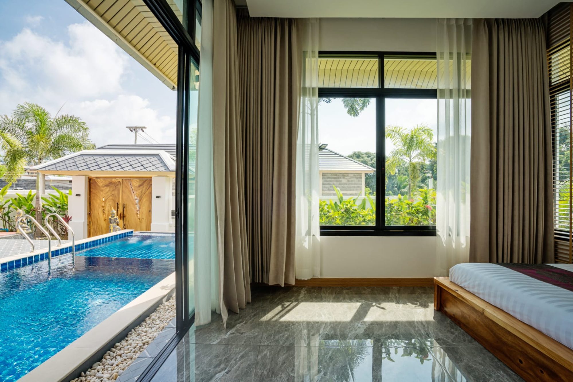 image034 Designer 4-Bedroom Pool Villa for Sale in Bophut, Koh Samui
