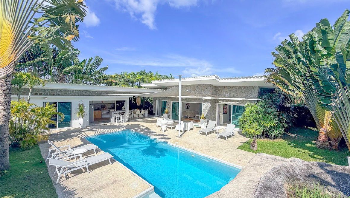 Beautiful Private Pool Villa for Sale in Maenam, Koh Samui