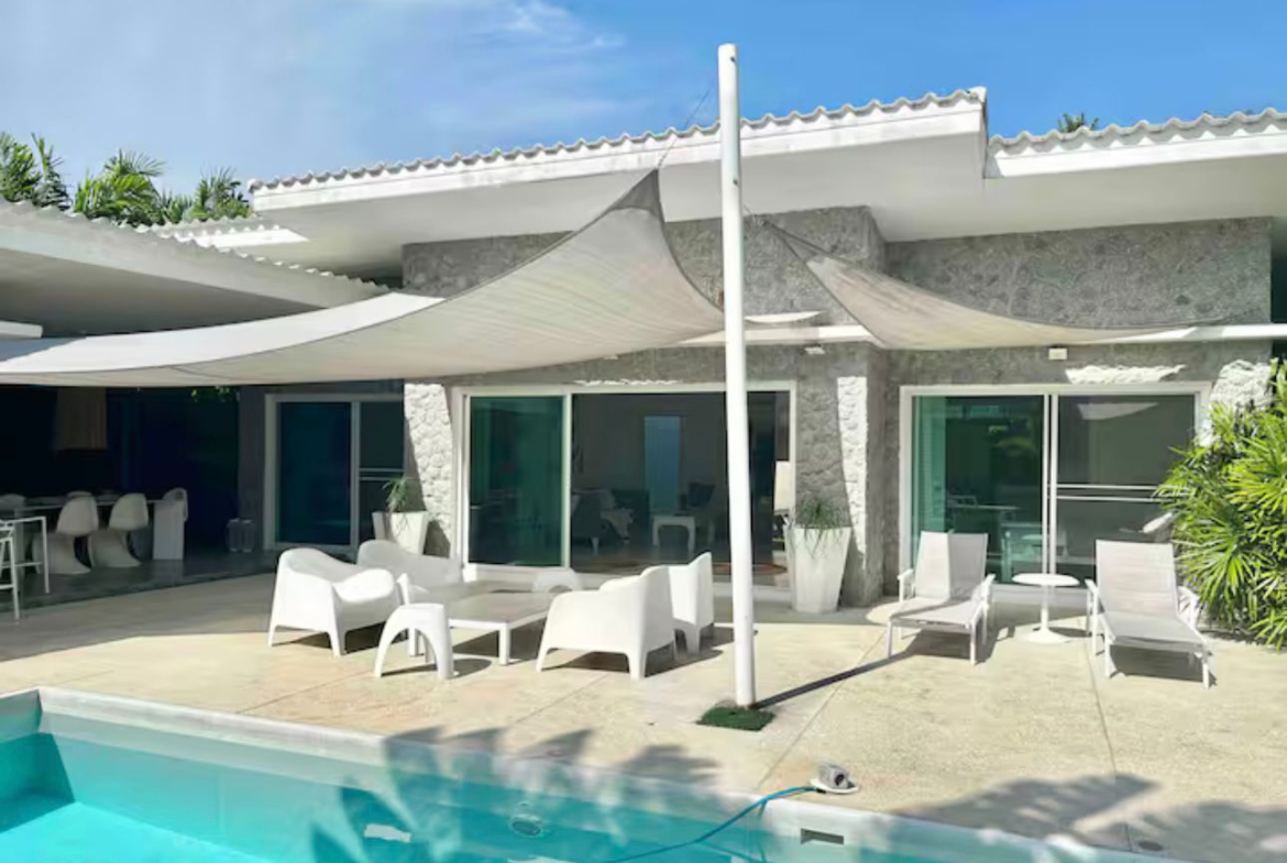 Beautiful Private Pool Villa for Sale in Maenam, Koh Samui