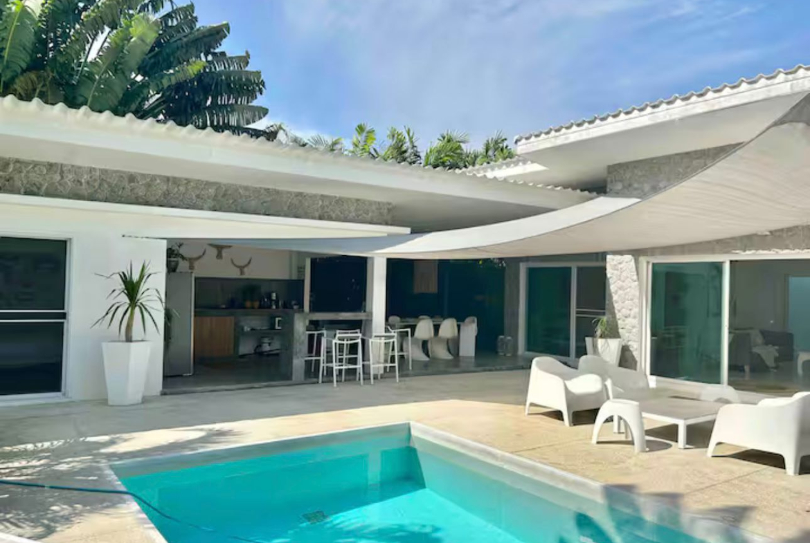 Beautiful Private Pool Villa for Sale in Maenam, Koh Samui
