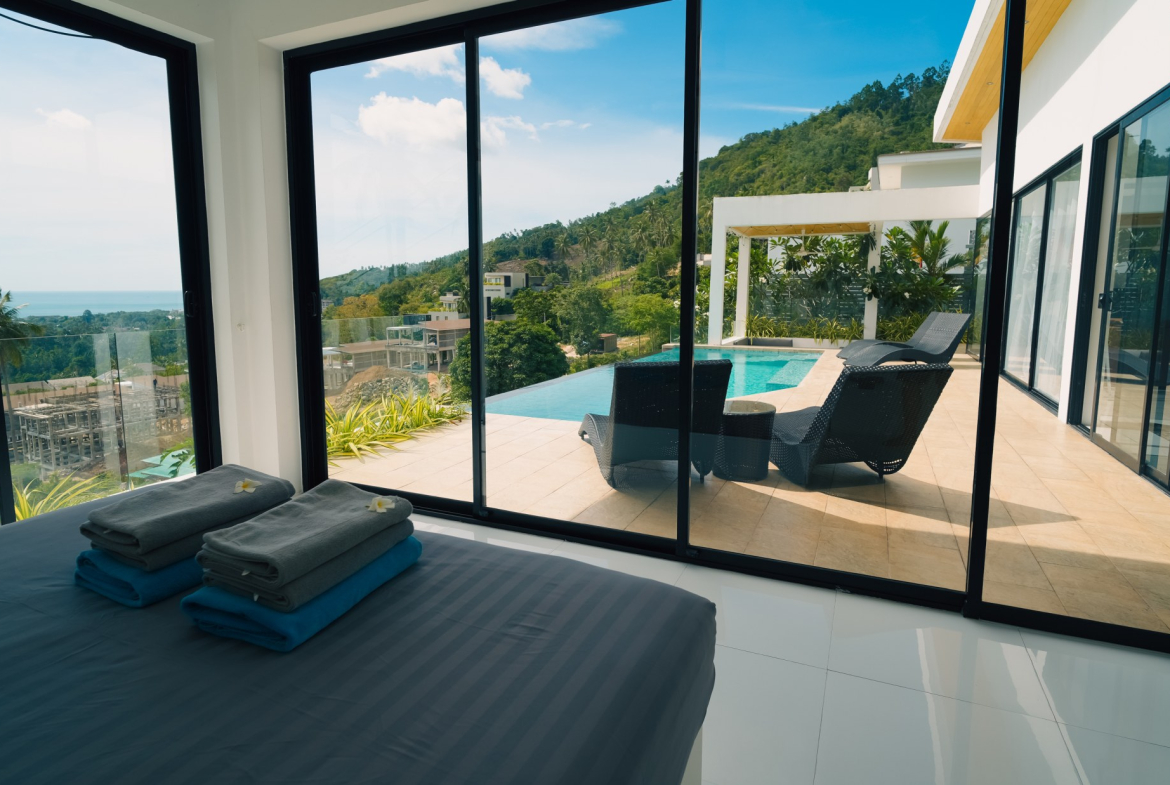 4-Bedroom Sea View Villa for Sale in Chaweng Hill, Koh Samui