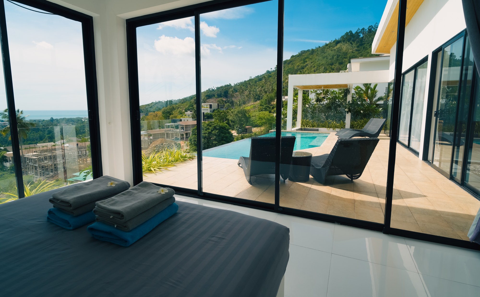 image007 4-Bedroom Sea View Villa for Sale in Chaweng Hill, Koh Samui