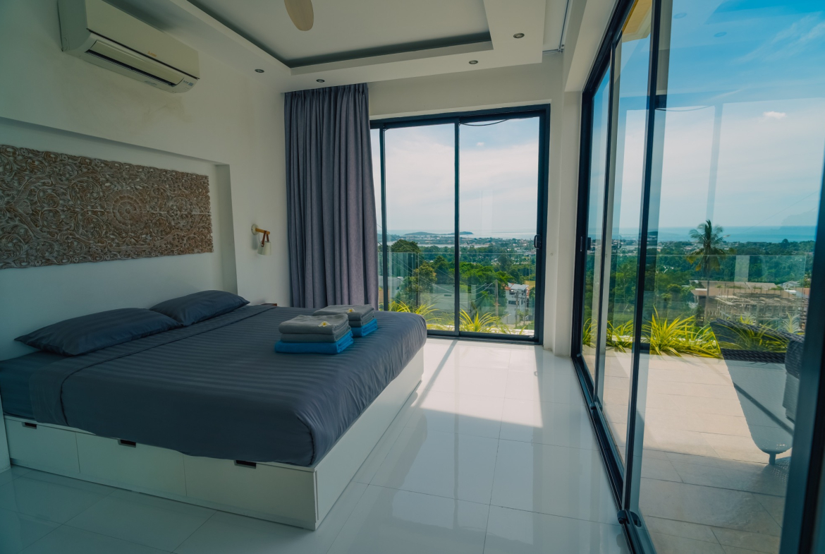 4-Bedroom Sea View Villa for Sale in Chaweng Hill, Koh Samui