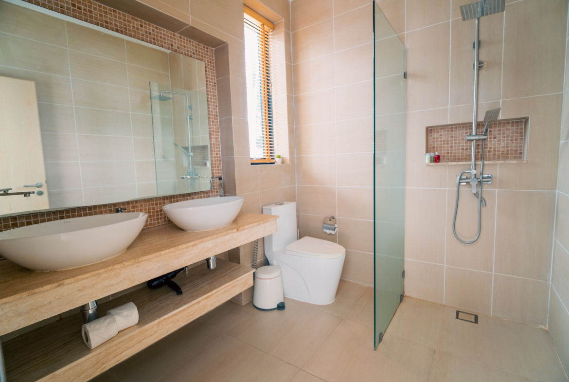 4-Bedroom Sea View Villa for Sale in Chaweng Hill, Koh Samui