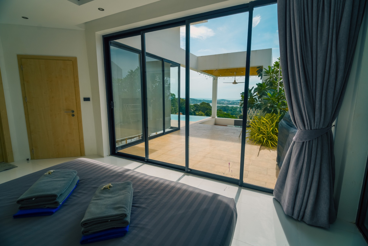 4-Bedroom Sea View Villa for Sale in Chaweng Hill, Koh Samui