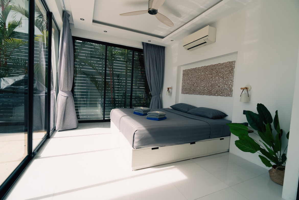 4-Bedroom Sea View Villa for Sale in Chaweng Hill, Koh Samui