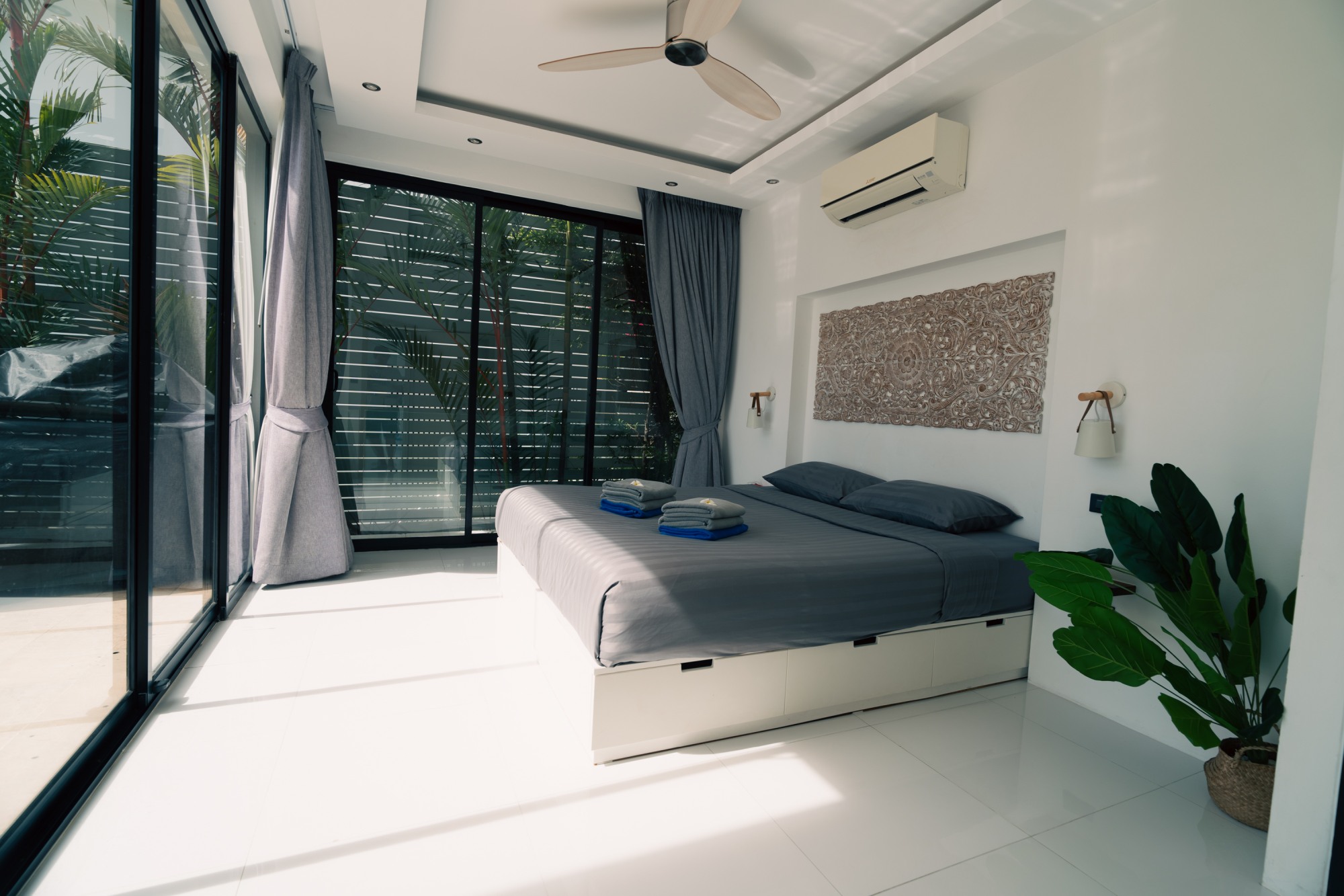 image015 4-Bedroom Sea View Villa for Sale in Chaweng Hill, Koh Samui