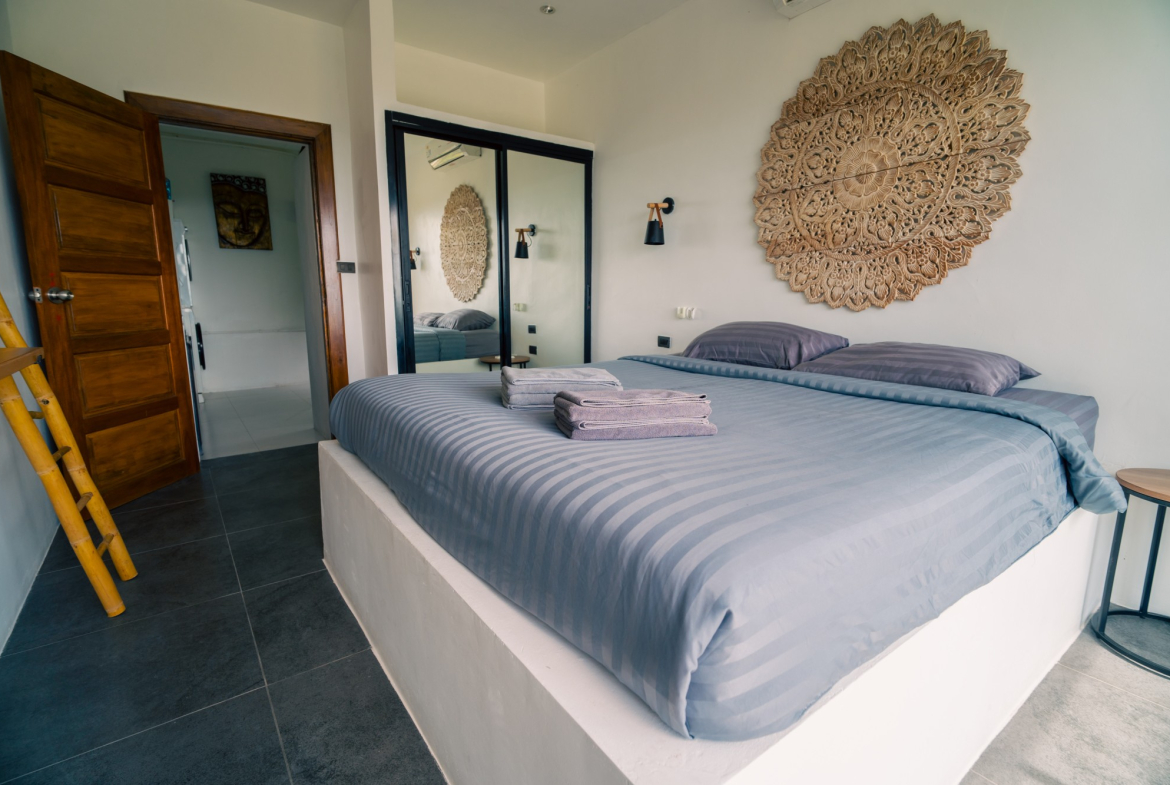4-Bedroom Sea View Villa for Sale in Chaweng Hill, Koh Samui