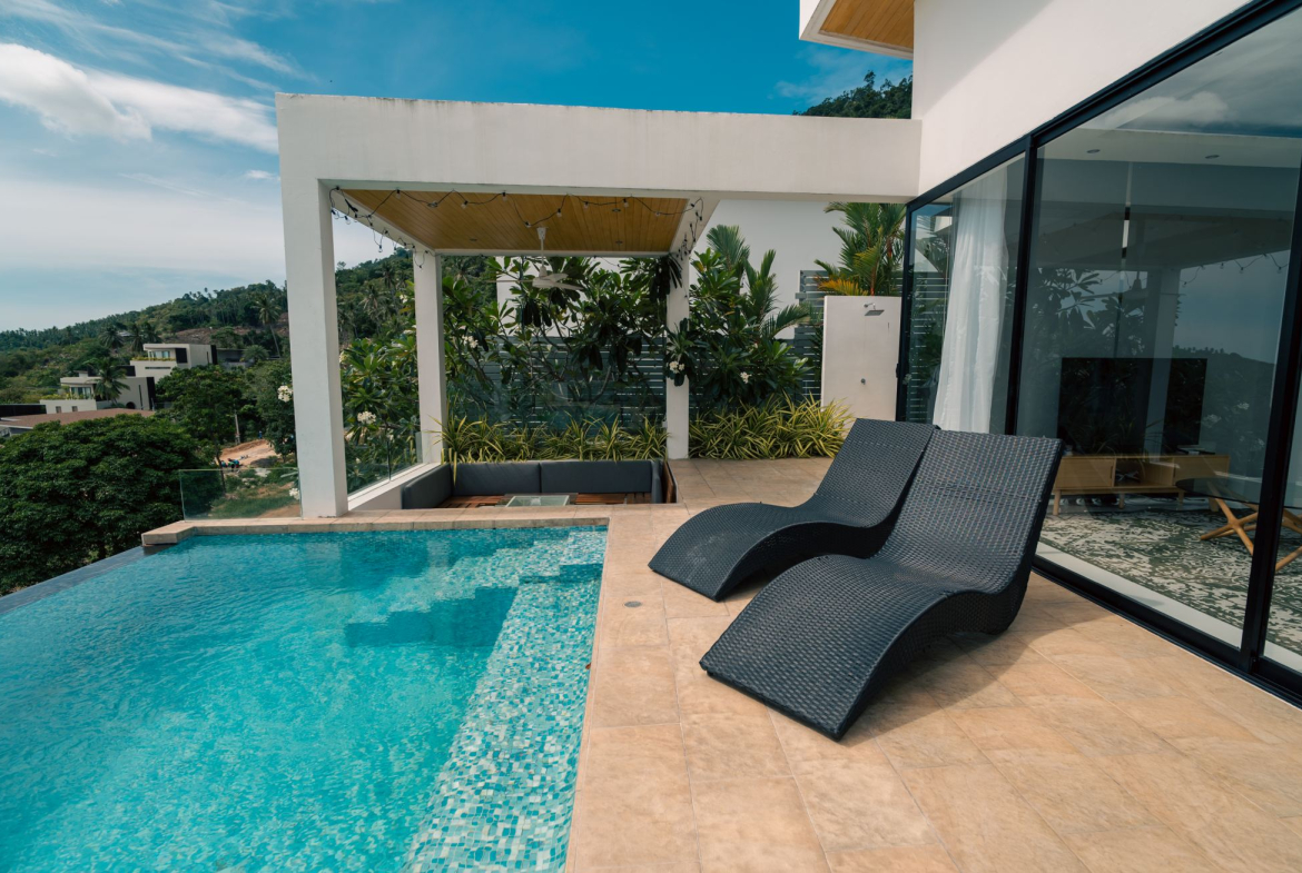 4-Bedroom Sea View Villa for Sale in Chaweng Hill, Koh Samui