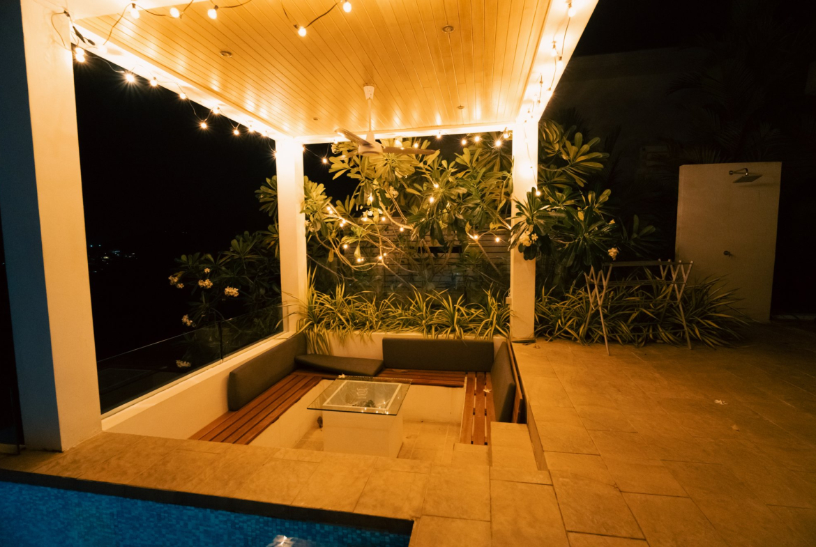 4-Bedroom Sea View Villa for Sale in Chaweng Hill, Koh Samui