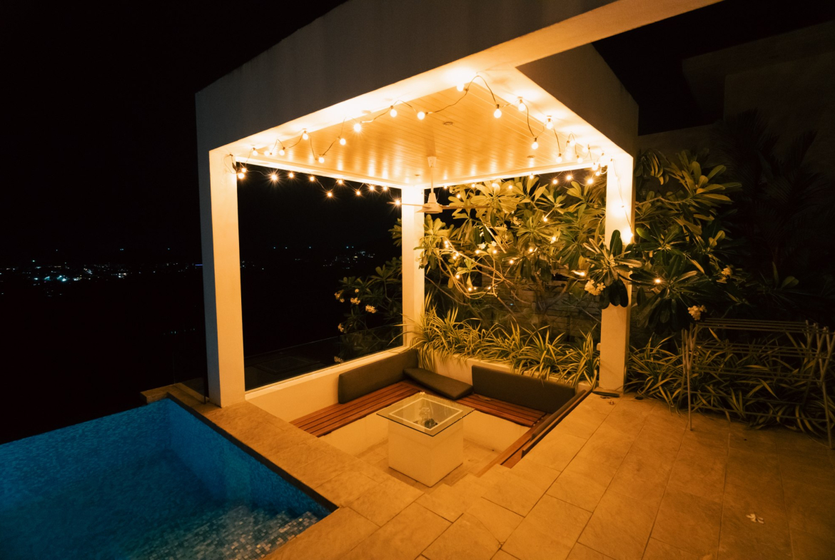 4-Bedroom Sea View Villa for Sale in Chaweng Hill, Koh Samui