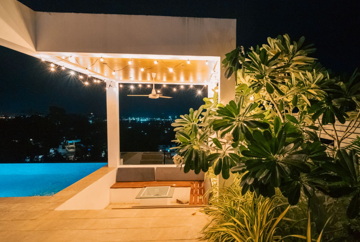 4-Bedroom Sea View Villa for Sale in Chaweng Hill, Koh Samui