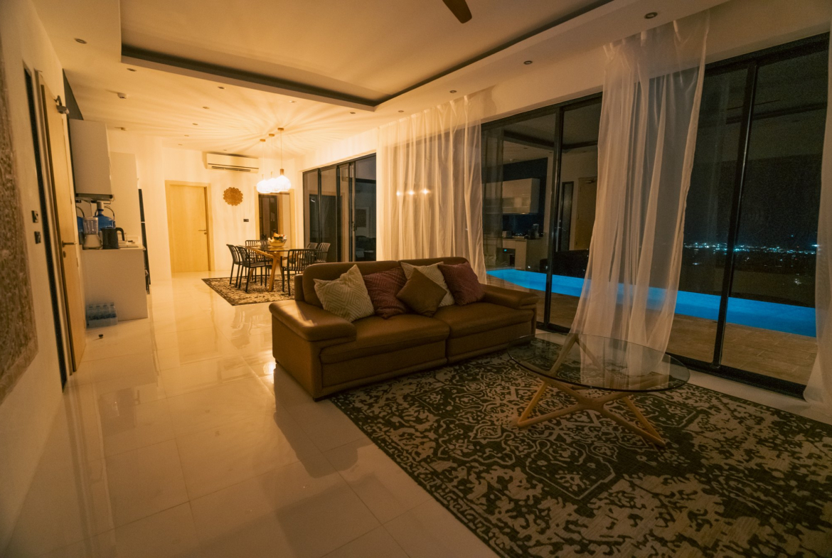 4-Bedroom Sea View Villa for Sale in Chaweng Hill, Koh Samui