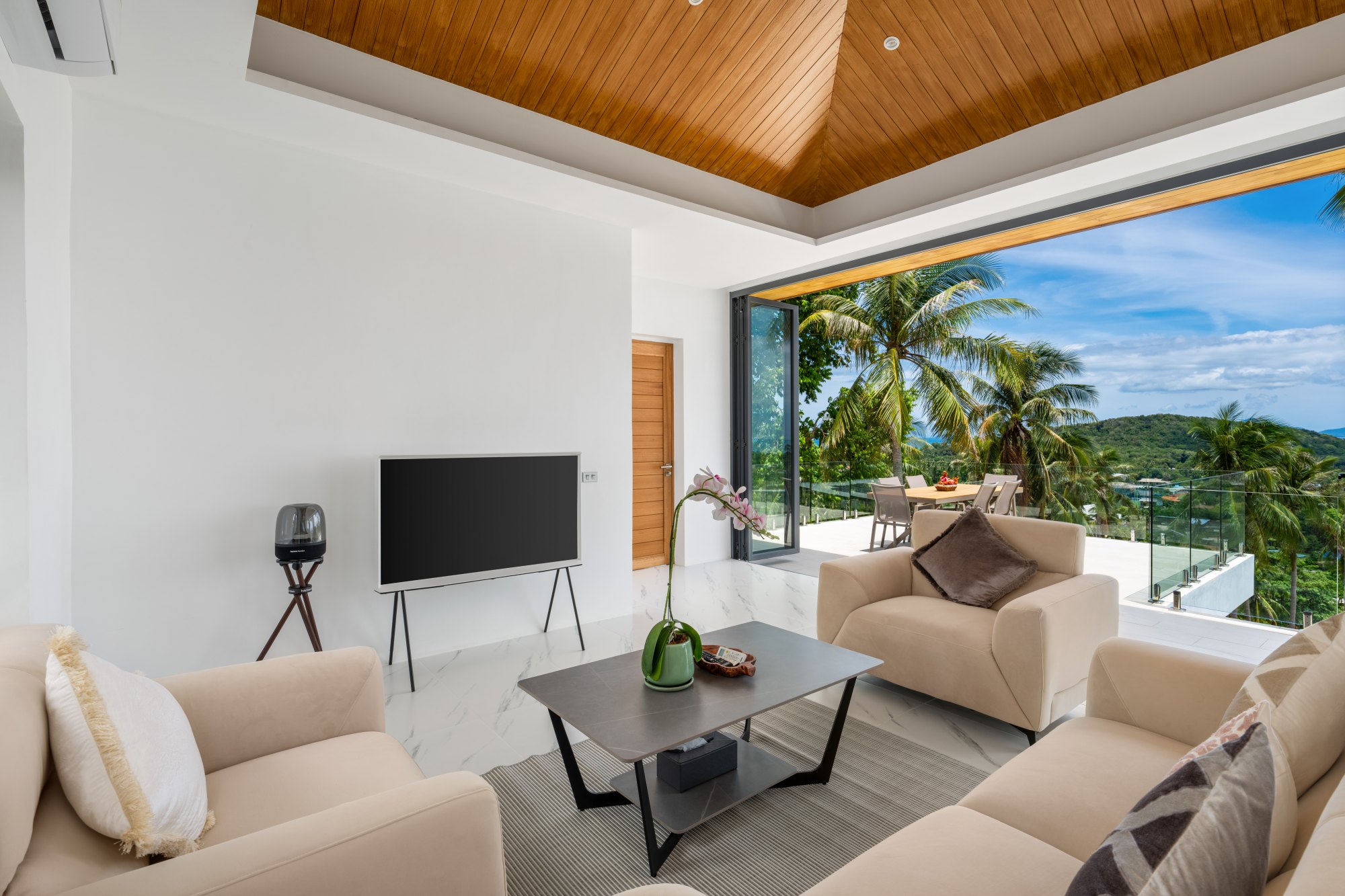 image041 Freehold Luxury Pool Villas with Stunning Sea & Garden Views