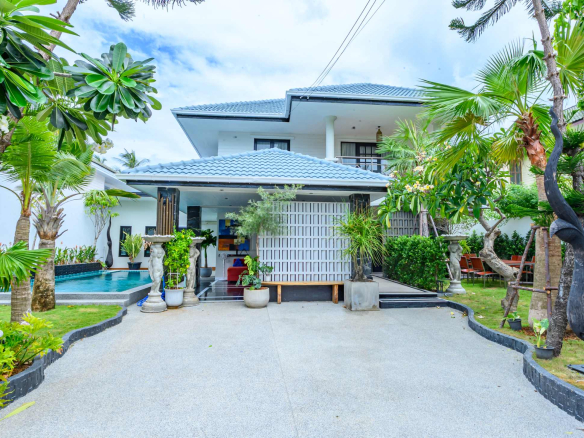 Spacious 6-Bedroom Private Pool Villa for Sale in Choeng Mon, Koh Samui