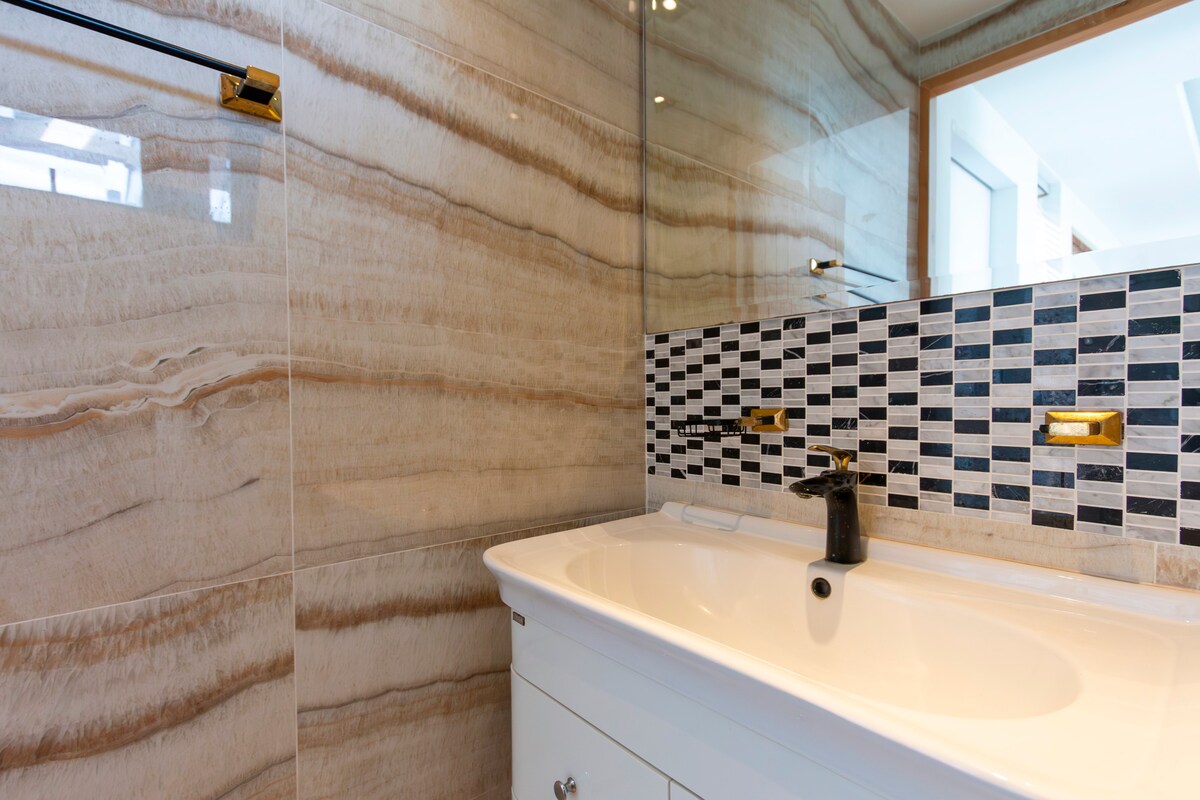 Renovated 5-Bedroom Sea-View Pool Villa for Sale or Rent in Chaweng Noi, Koh Samui
