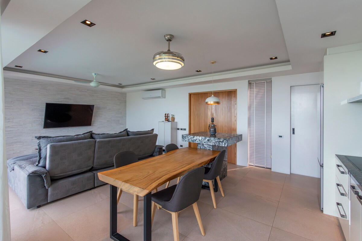 Renovated 5-Bedroom Sea-View Pool Villa for Sale or Rent in Chaweng Noi, Koh Samui