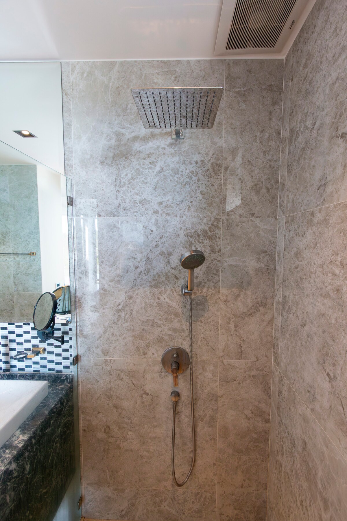 Renovated 5-Bedroom Sea-View Pool Villa for Sale or Rent in Chaweng Noi, Koh Samui