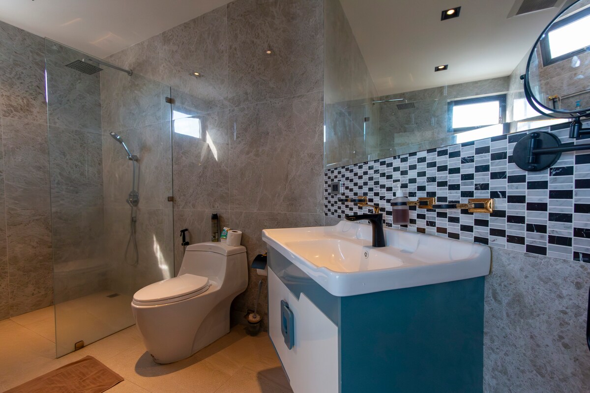 Renovated 5-Bedroom Sea-View Pool Villa for Sale or Rent in Chaweng Noi, Koh Samui