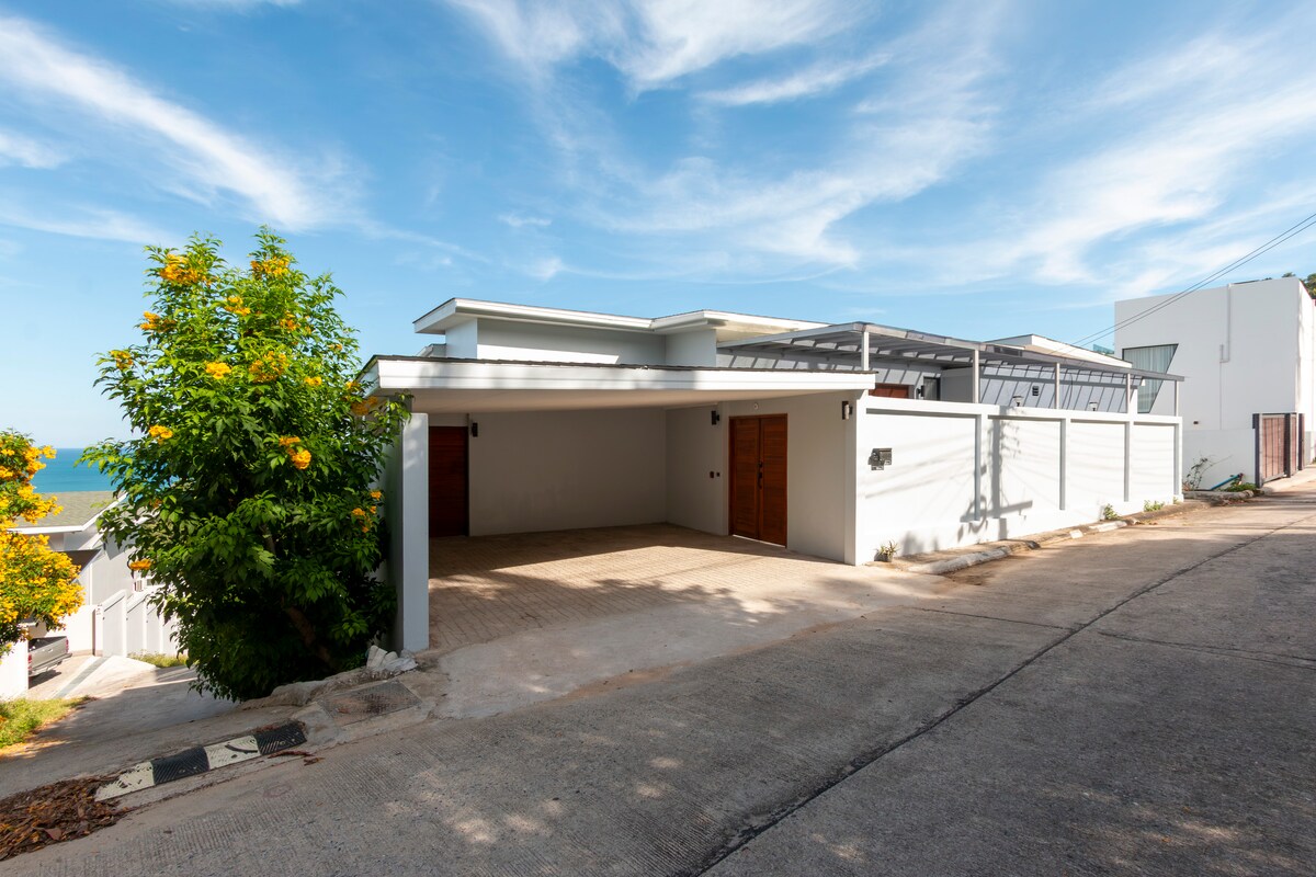 Renovated 5-Bedroom Sea-View Pool Villa for Sale or Rent in Chaweng Noi, Koh Samui