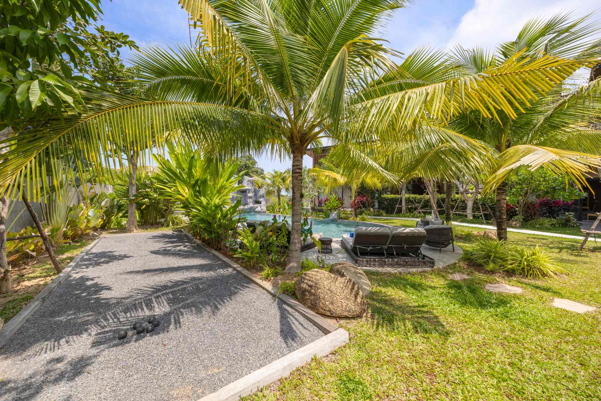 image005 Luxury 4-Bedroom Pool Villa for Sale in Koh Samui