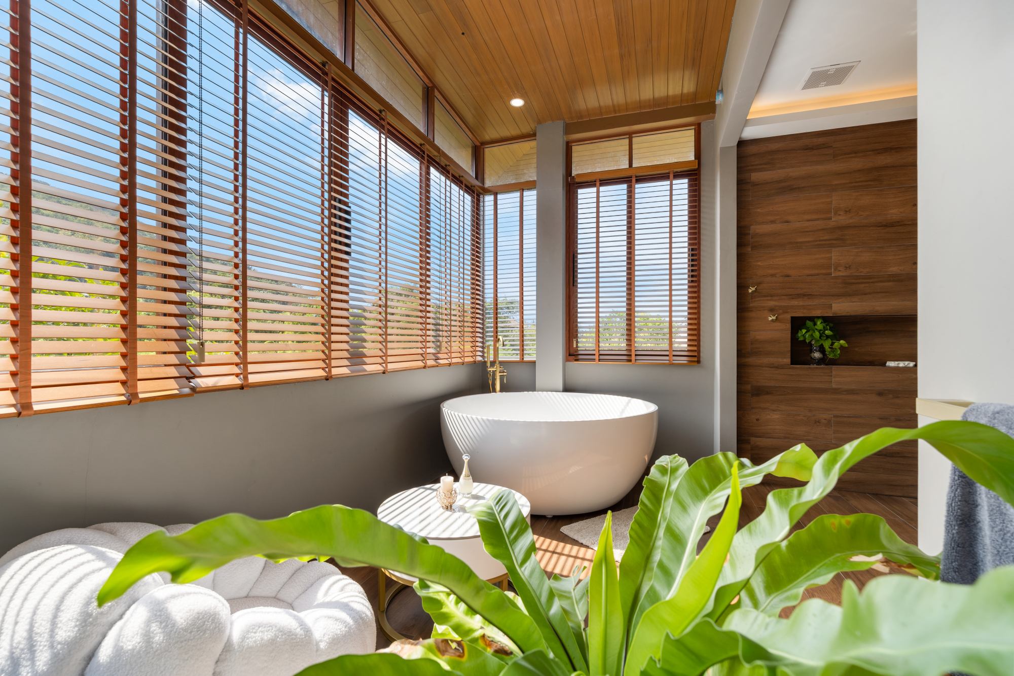 image007 Luxury 4-Bedroom Pool Villa for Sale in Koh Samui