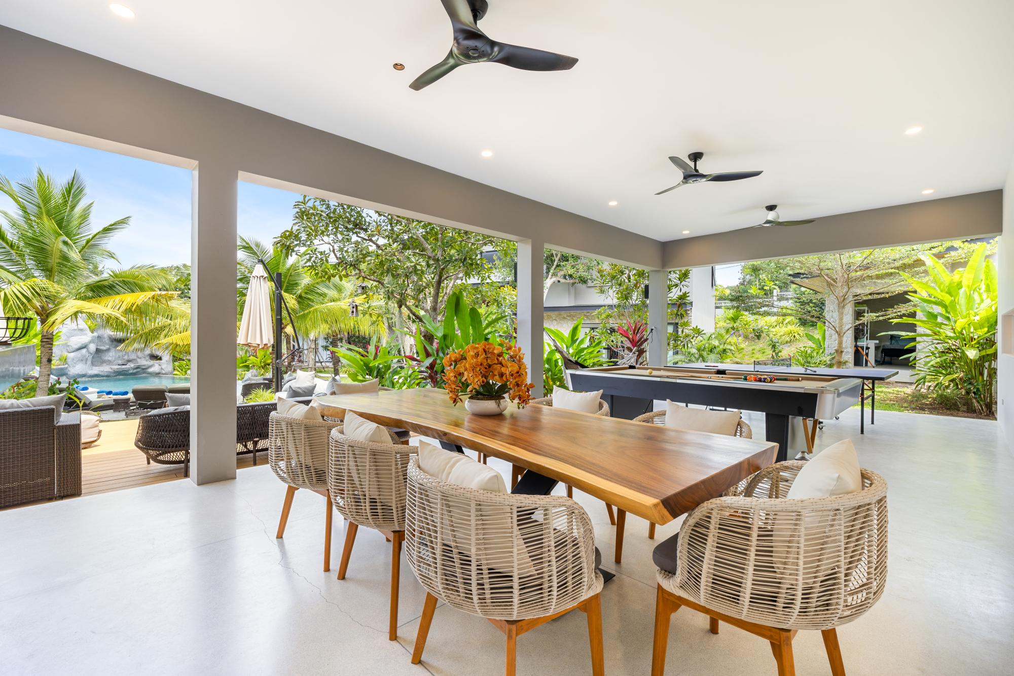 image014 Luxury 4-Bedroom Pool Villa for Sale in Koh Samui