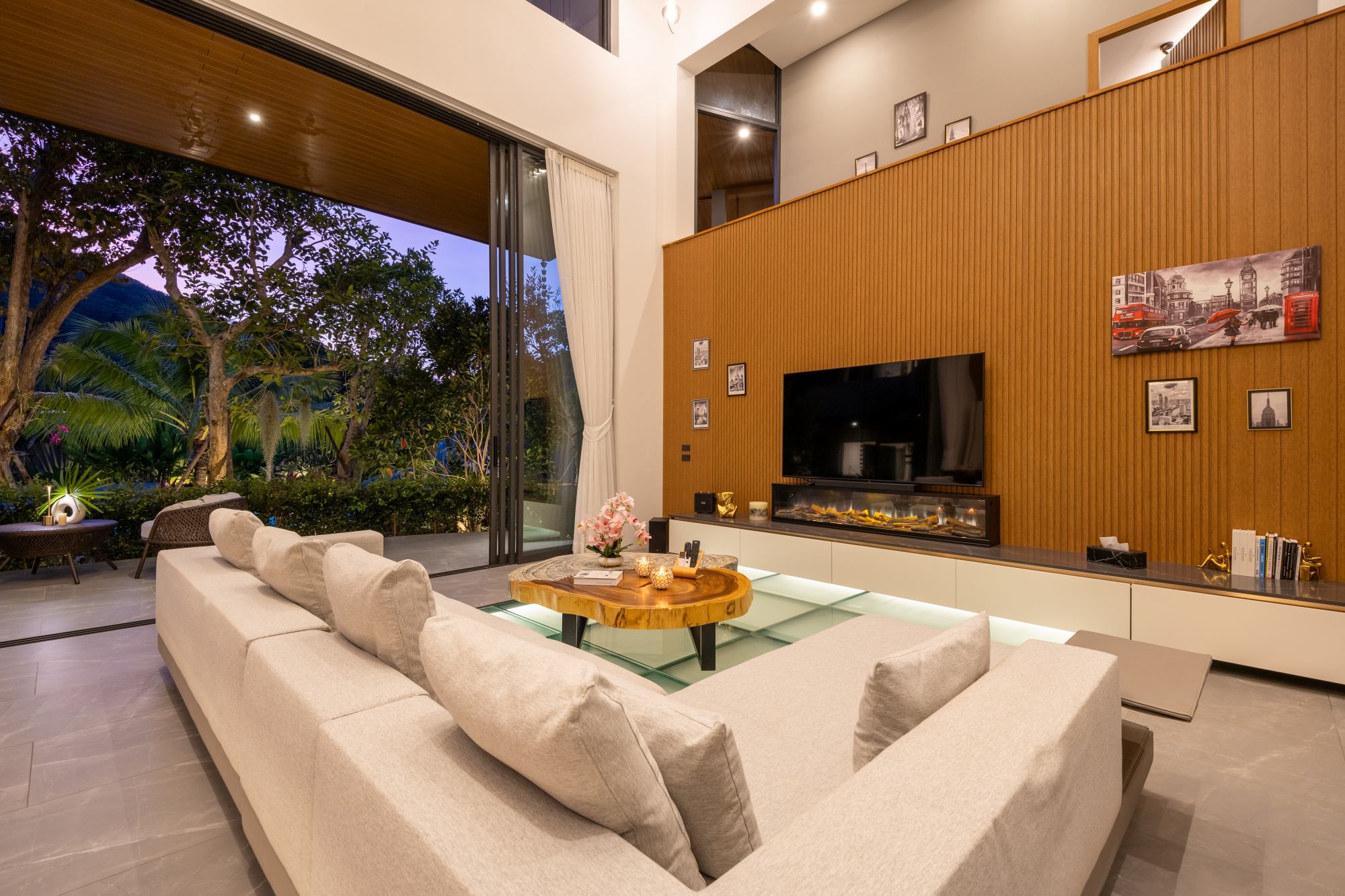 image015 Luxury 4-Bedroom Pool Villa for Sale in Koh Samui