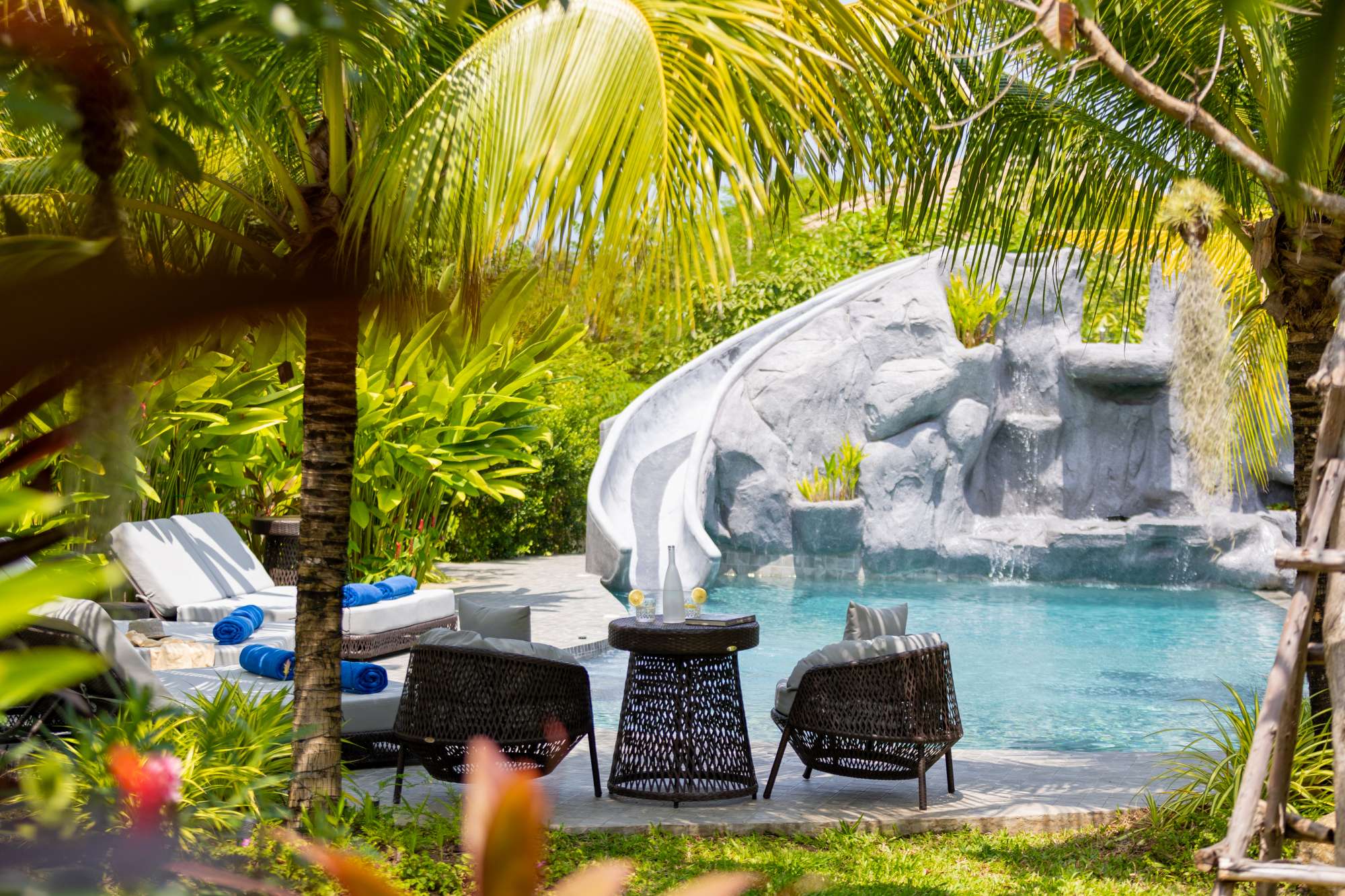image037 Luxury 4-Bedroom Pool Villa for Sale in Koh Samui