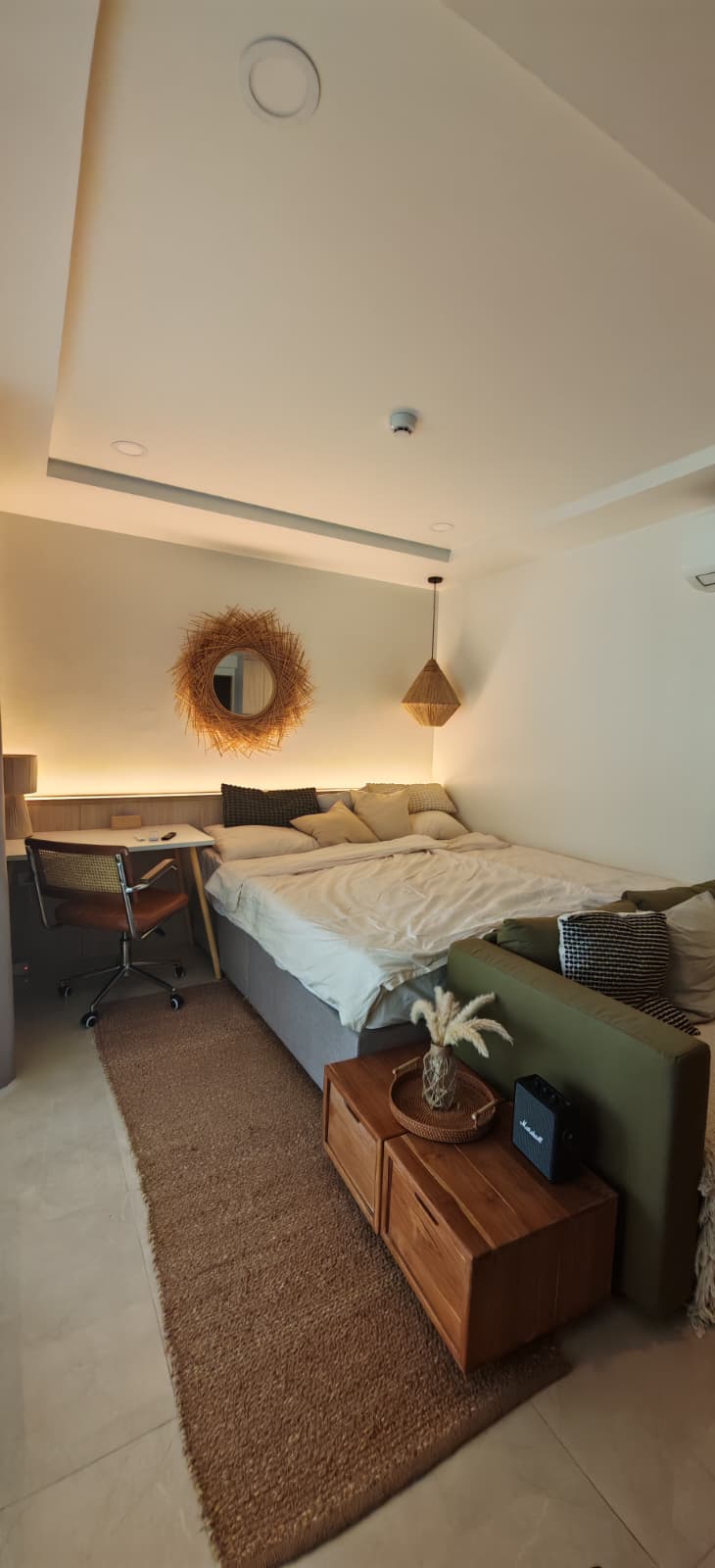 Bedroom with desk and mirror, studio condo Lamai Koh Samui