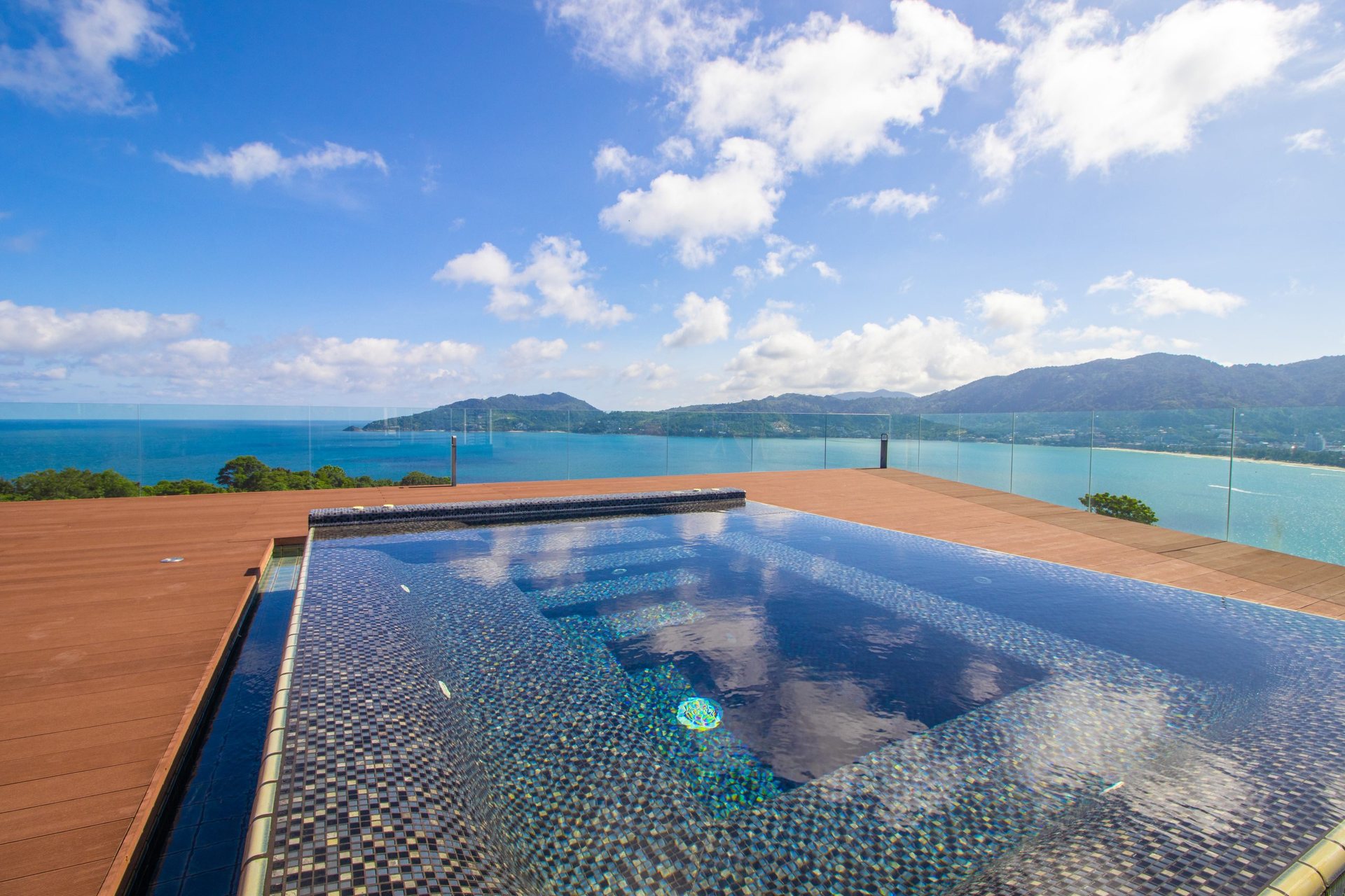 Bluepoint Condominiums, Patong, Phuket – Private rooftop pool with Patong Bay view