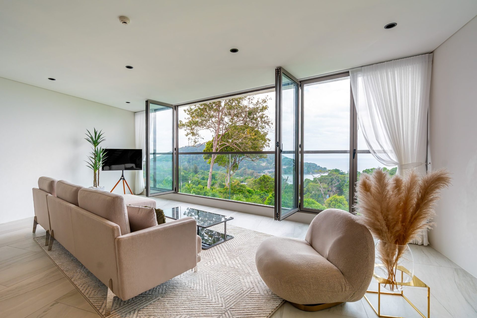 Bluepoint Condominiums, Patong, Phuket – Living room with sea view