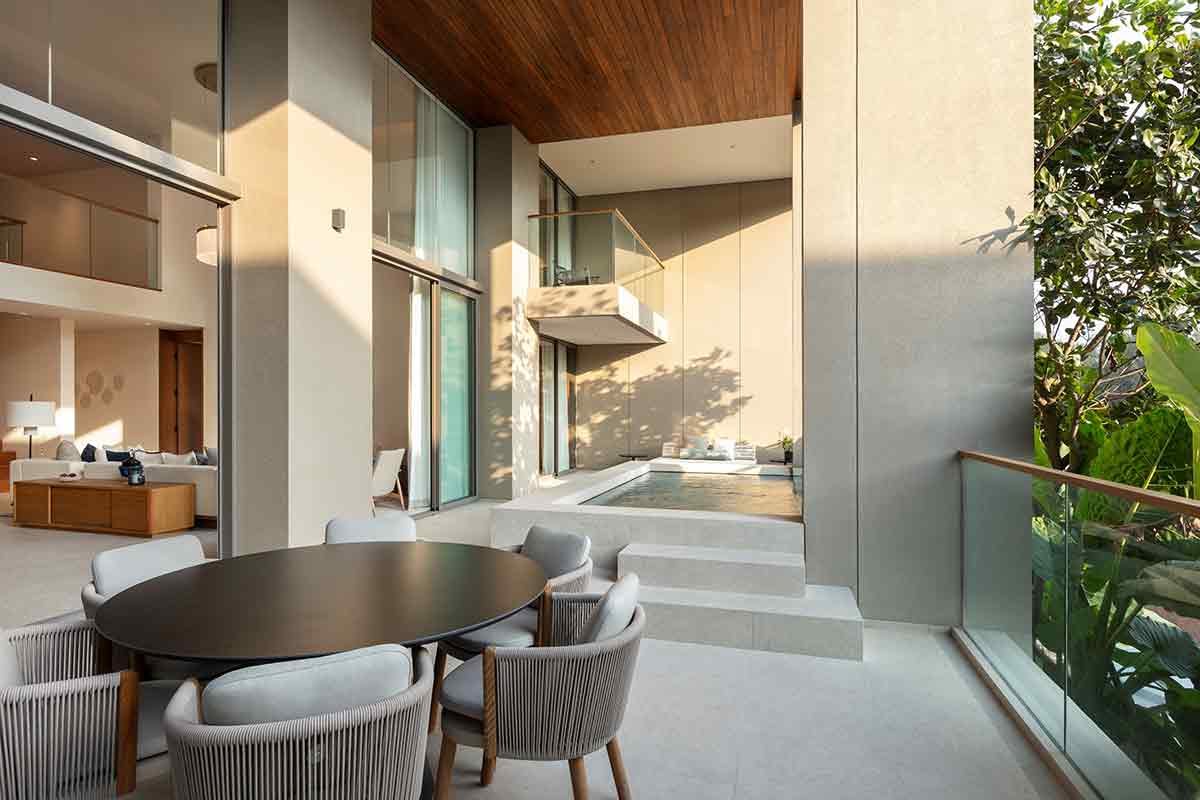 Kiara Reserve Residences (condominiums), Layan, Phuket – Duplex patio with private pool (photo)