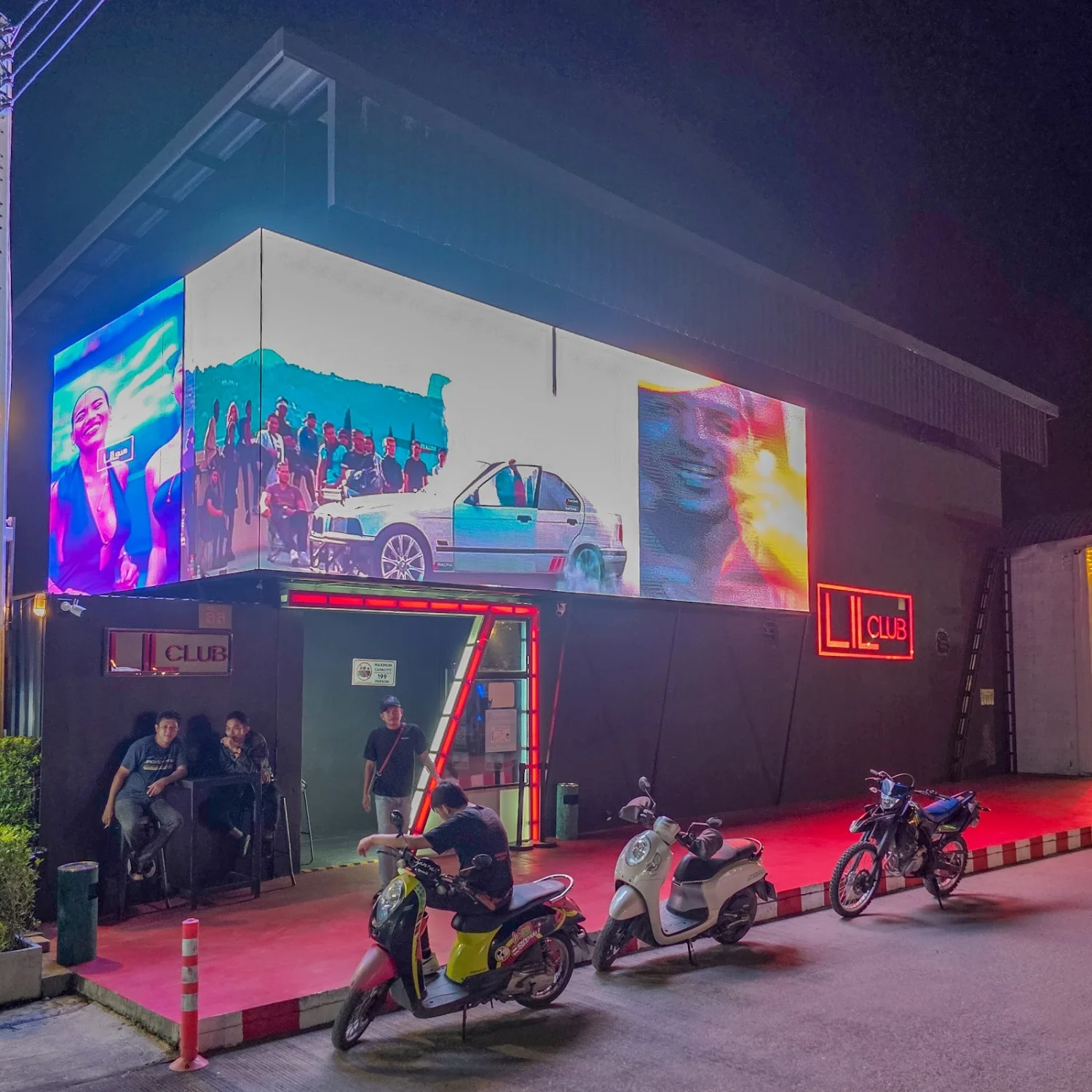 Lil Club – photo 2