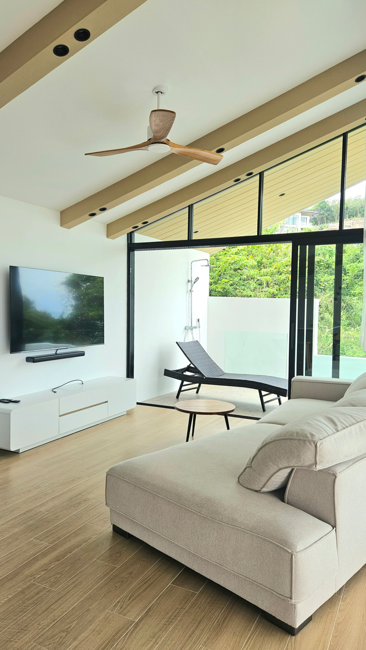 liv_4 DAO 4 — Modern 3-Bedroom Private Pool Villa in Plai Laem, Koh Samui